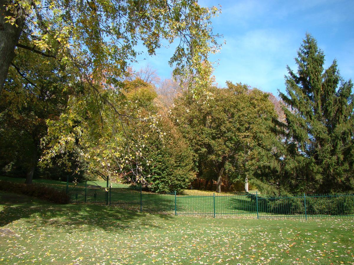Auberge de l'Abbaye d'Oka Extérieur photo